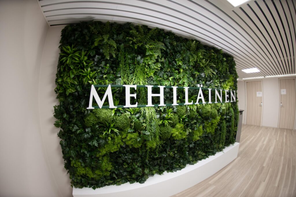 Mehiläinen - Viherseinä - Viherviisikko